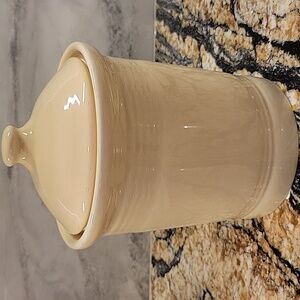 FIESTA IVORY 1qt small canister